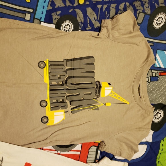 Bundle of 4 Truck Shirts - Picture 2 of 5